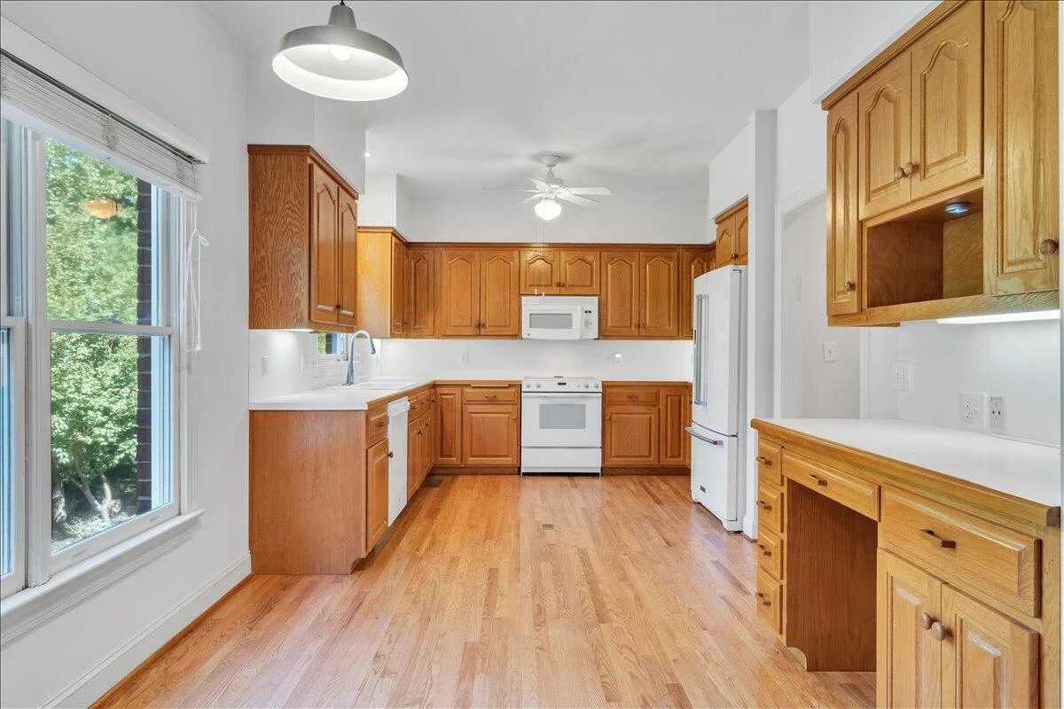 6787 Hidden Woods DR - Photo 37