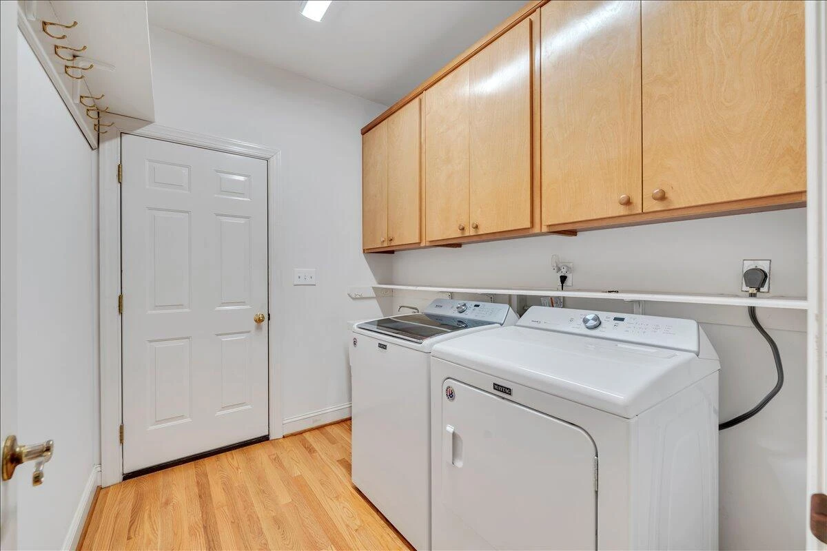6787 Hidden Woods DR - Photo 38