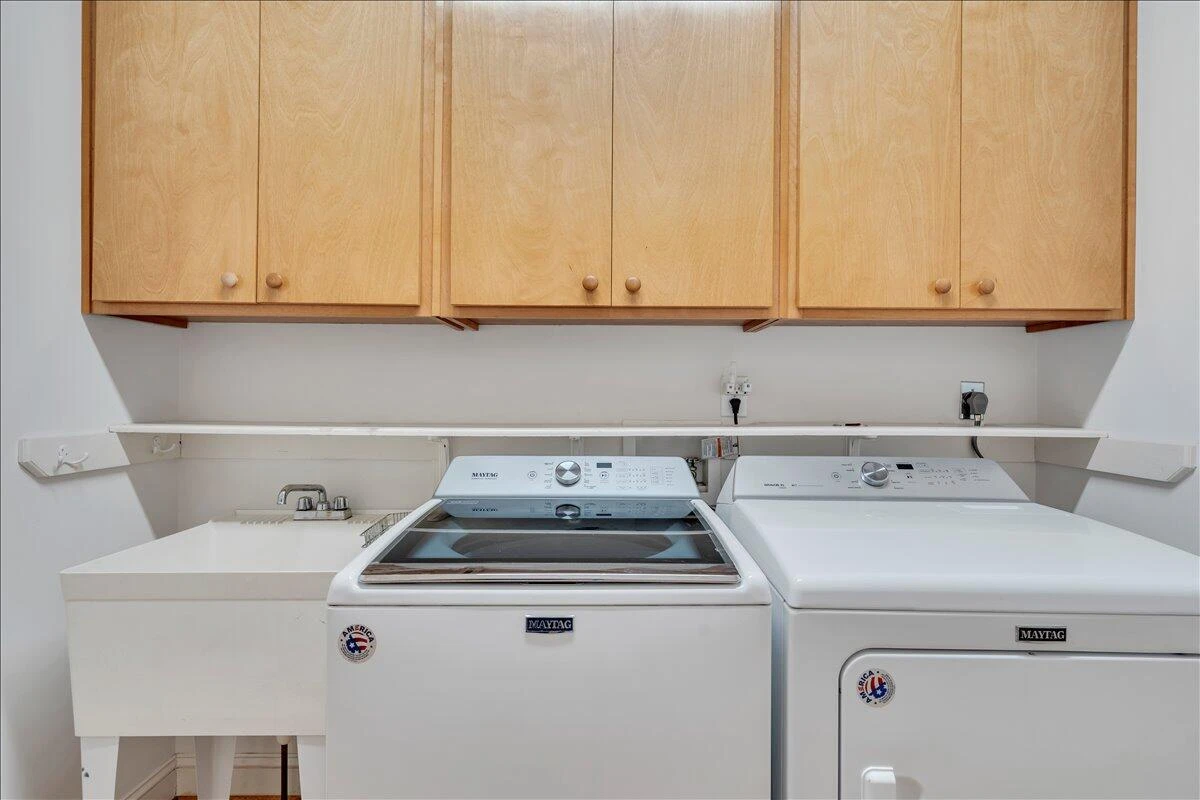 6787 Hidden Woods DR - Photo 39