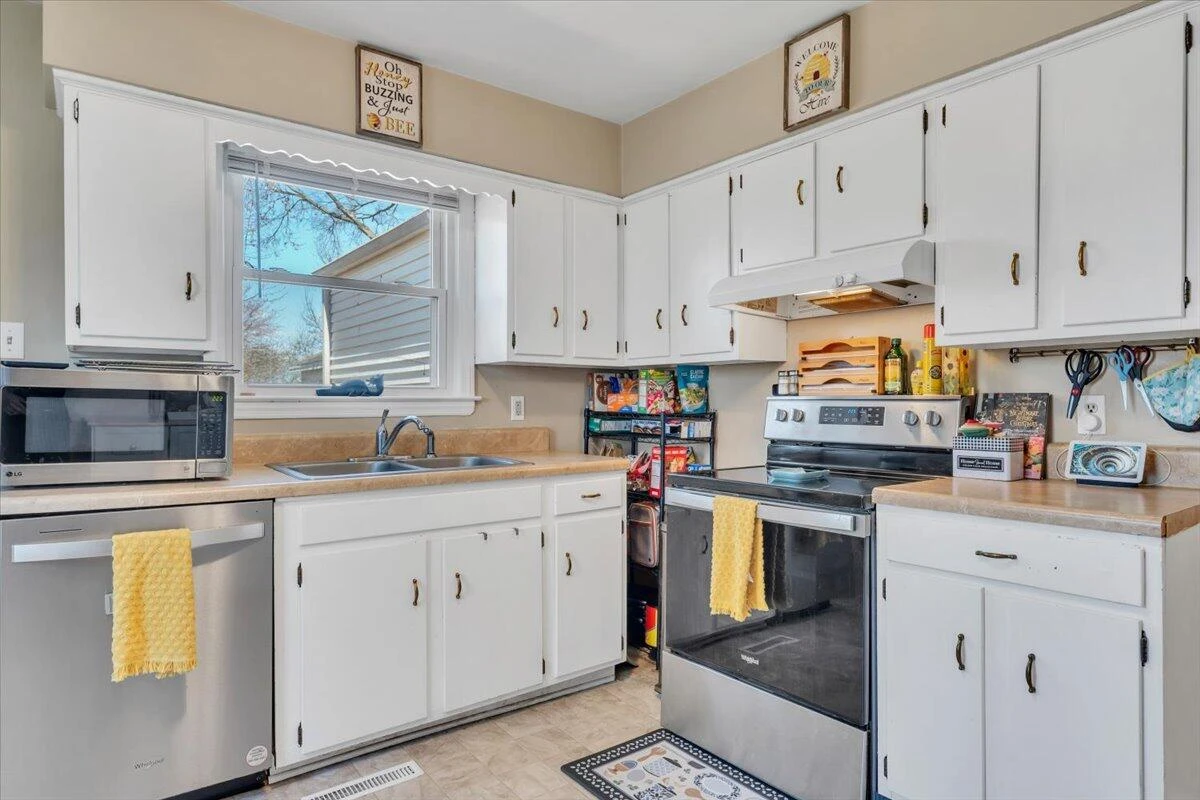 2407 Denniston AVE SW - Photo 11