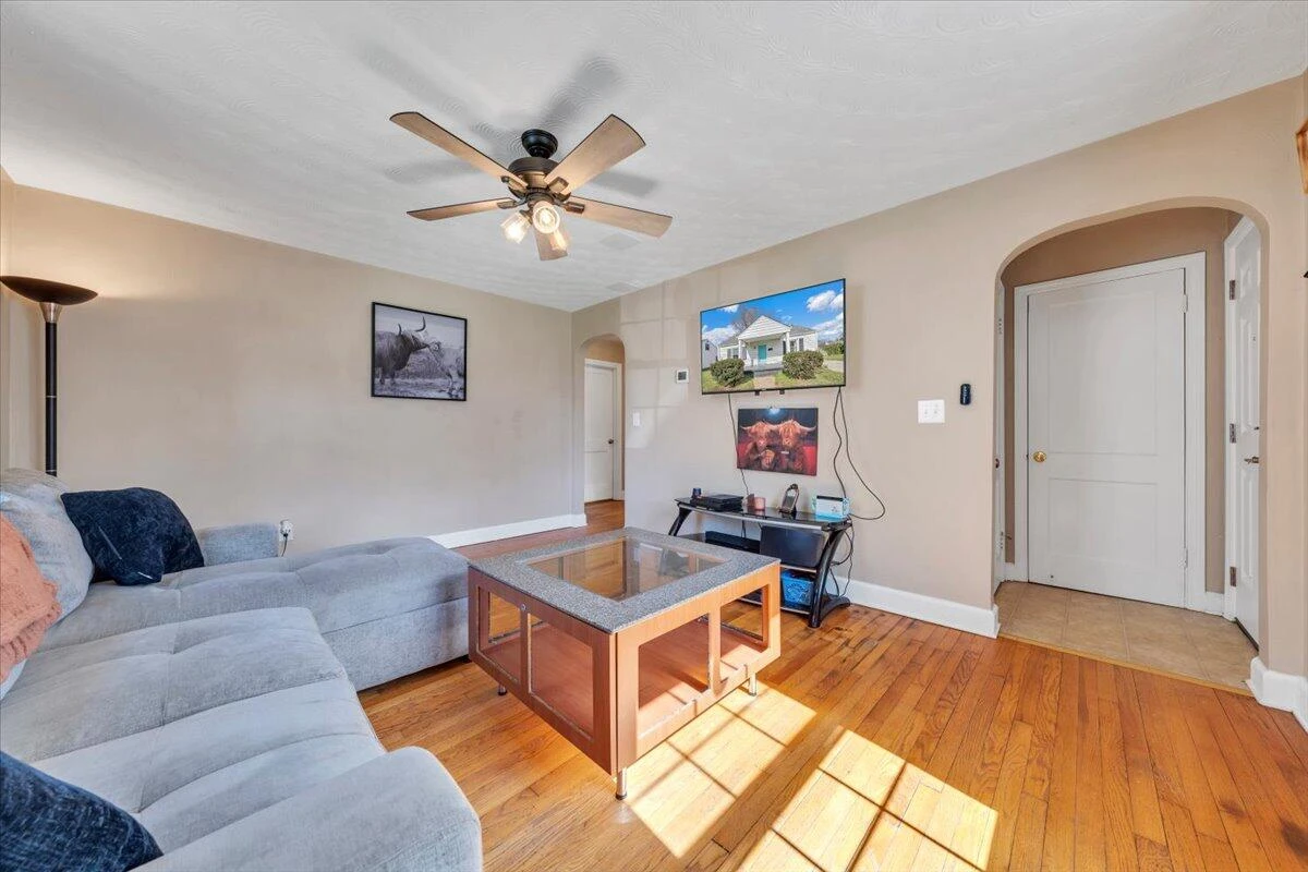2407 Denniston AVE SW - Photo 6