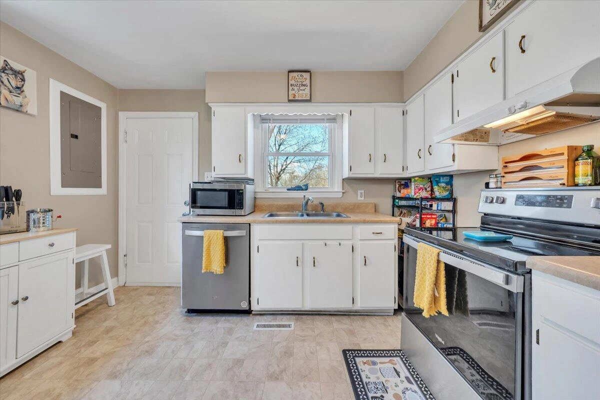 2407 Denniston AVE SW - Photo 9
