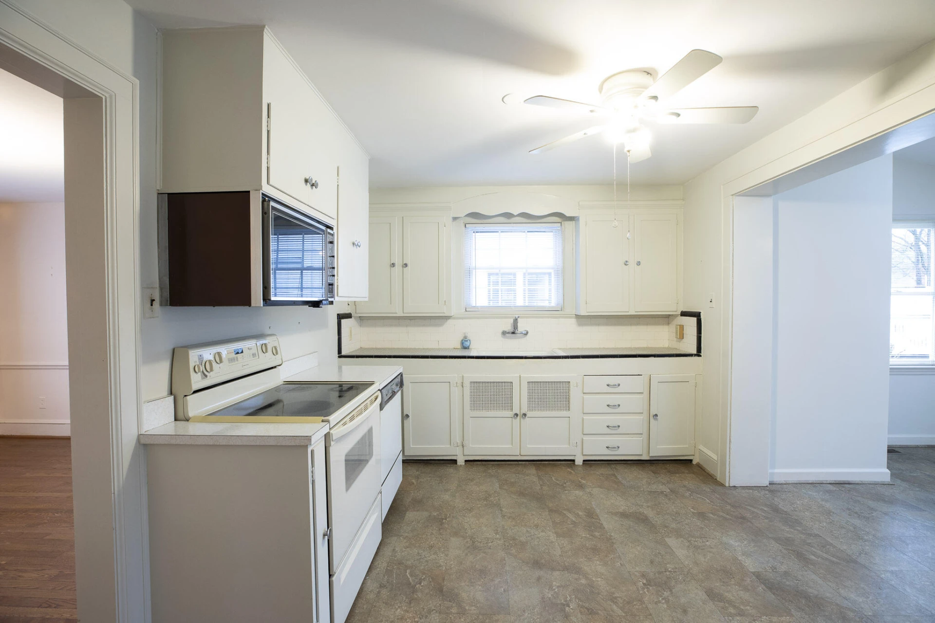 1818 Arlington RD SW - Photo 16