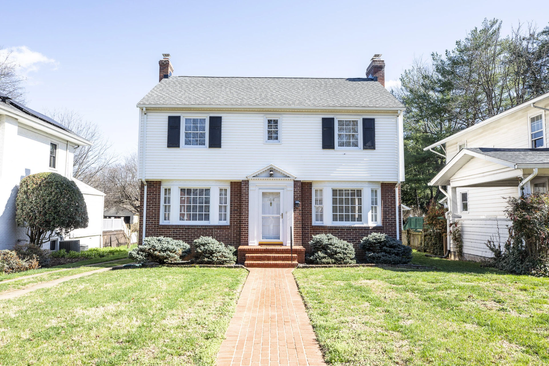 1818 Arlington RD SW - Photo 3