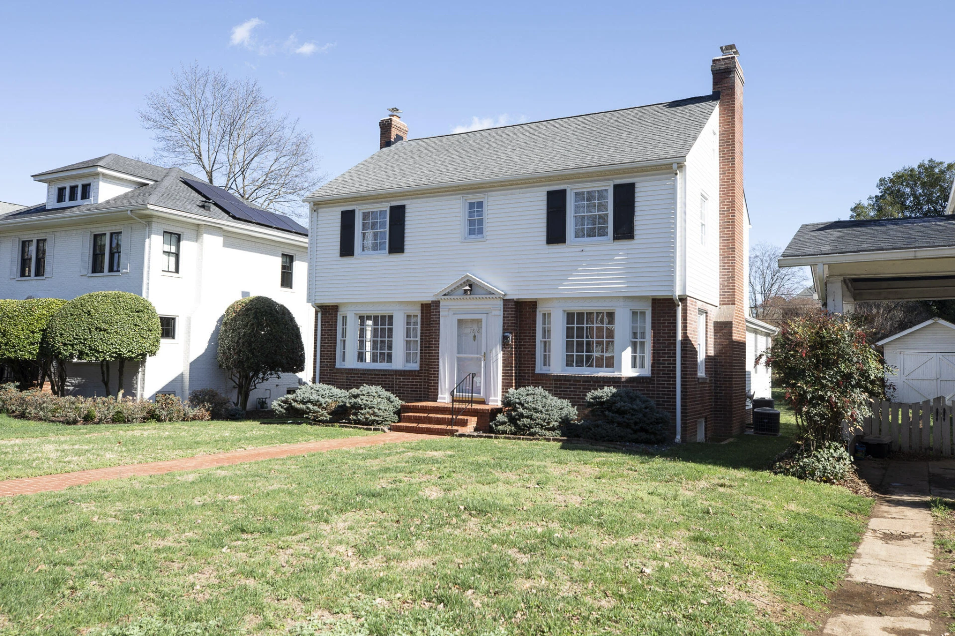 1818 Arlington RD SW - Photo 6