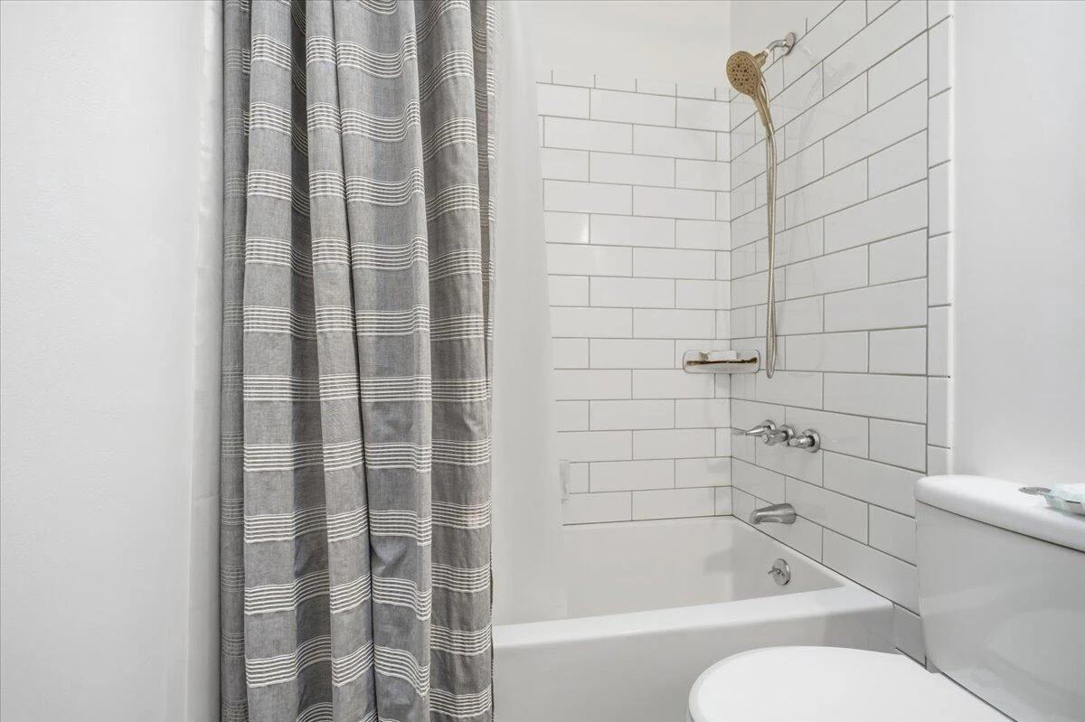 219 Shoreline Marina CIR #122 - Photo 26