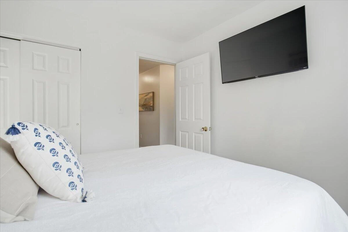 219 Shoreline Marina CIR #122 - Photo 29