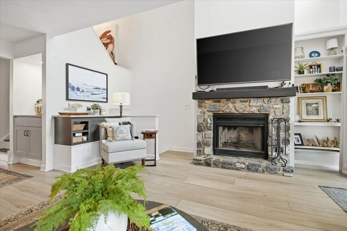 219 Shoreline Marina CIR #122 - Photo 8