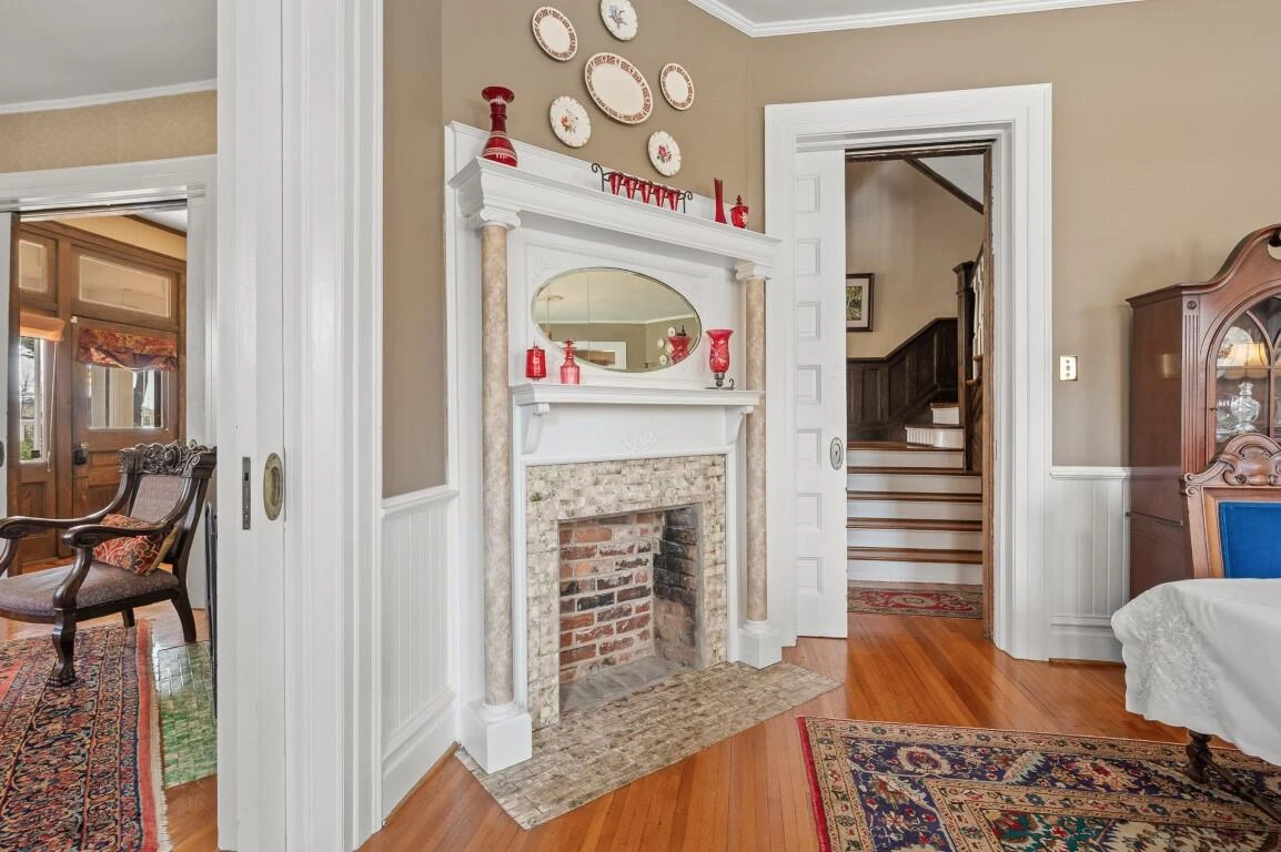 517 Longwood AVE - Photo 17