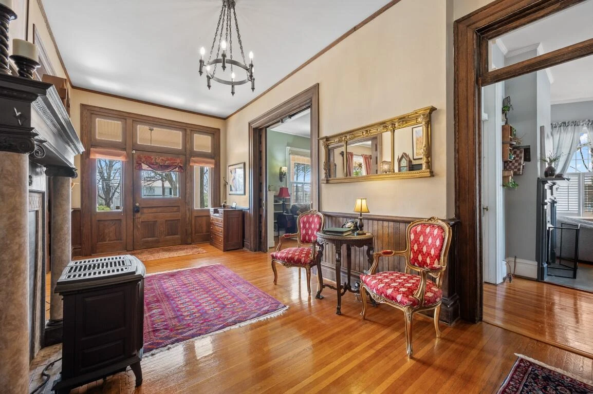 517 Longwood AVE - Photo 18