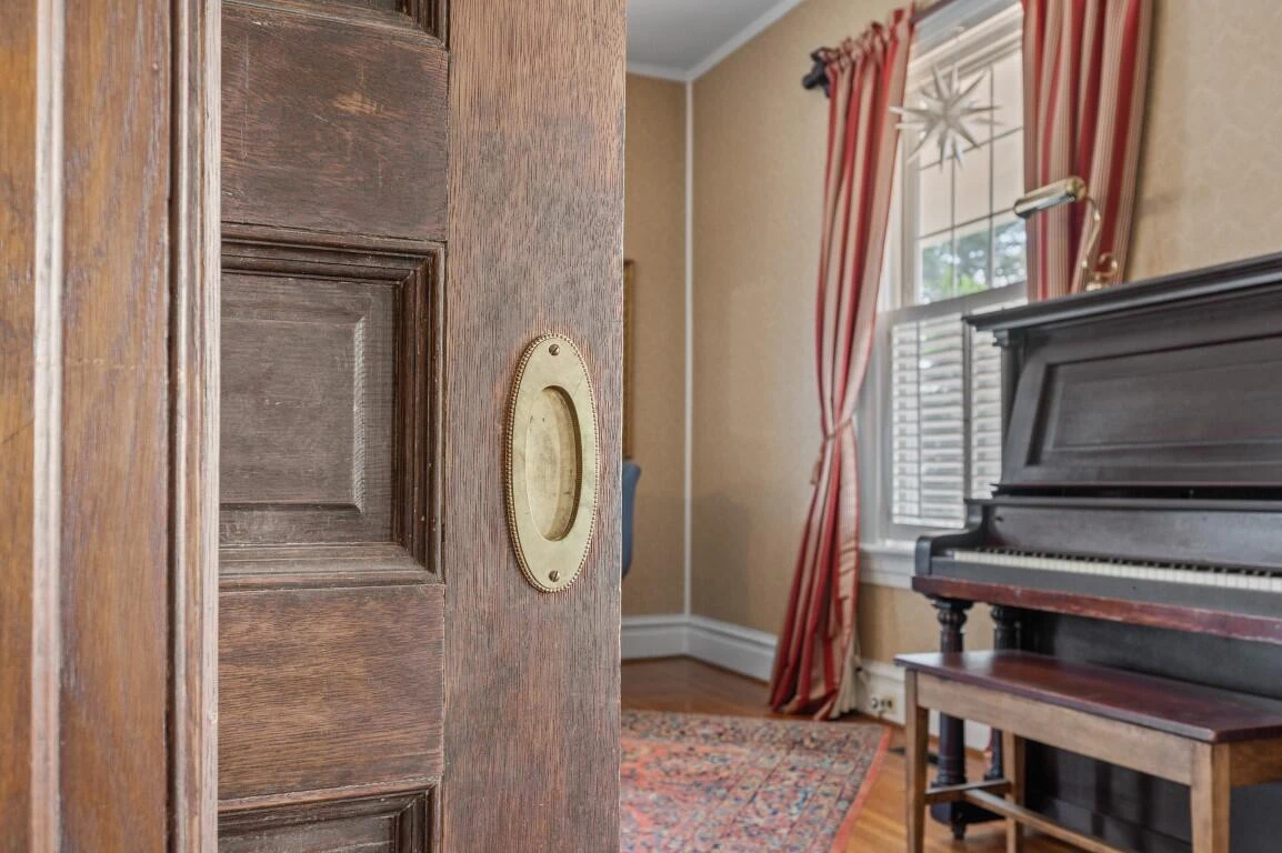 517 Longwood AVE - Photo 33