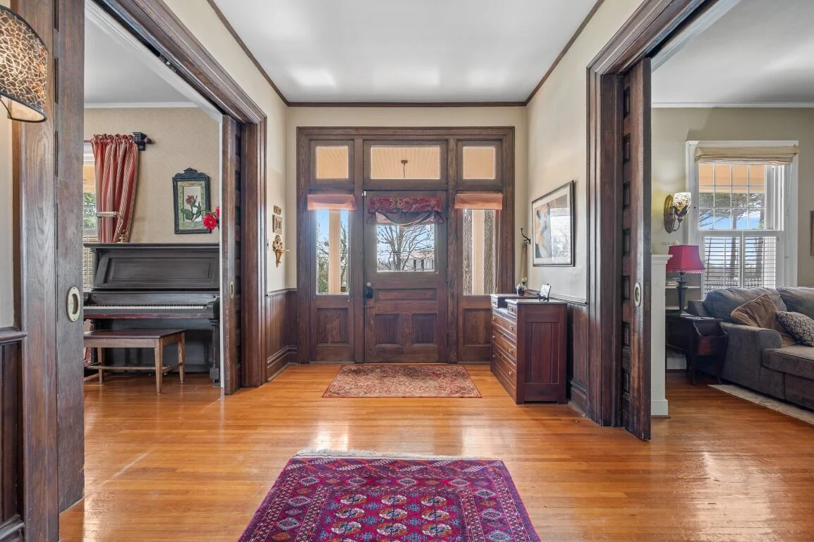 517 Longwood AVE - Photo 5