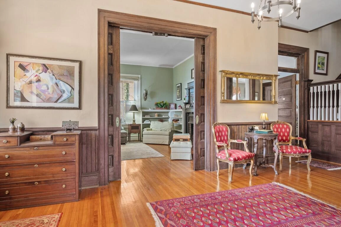 517 Longwood AVE - Photo 7