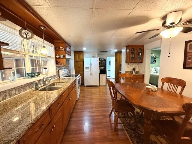 424 E Parrish ST - Photo 5