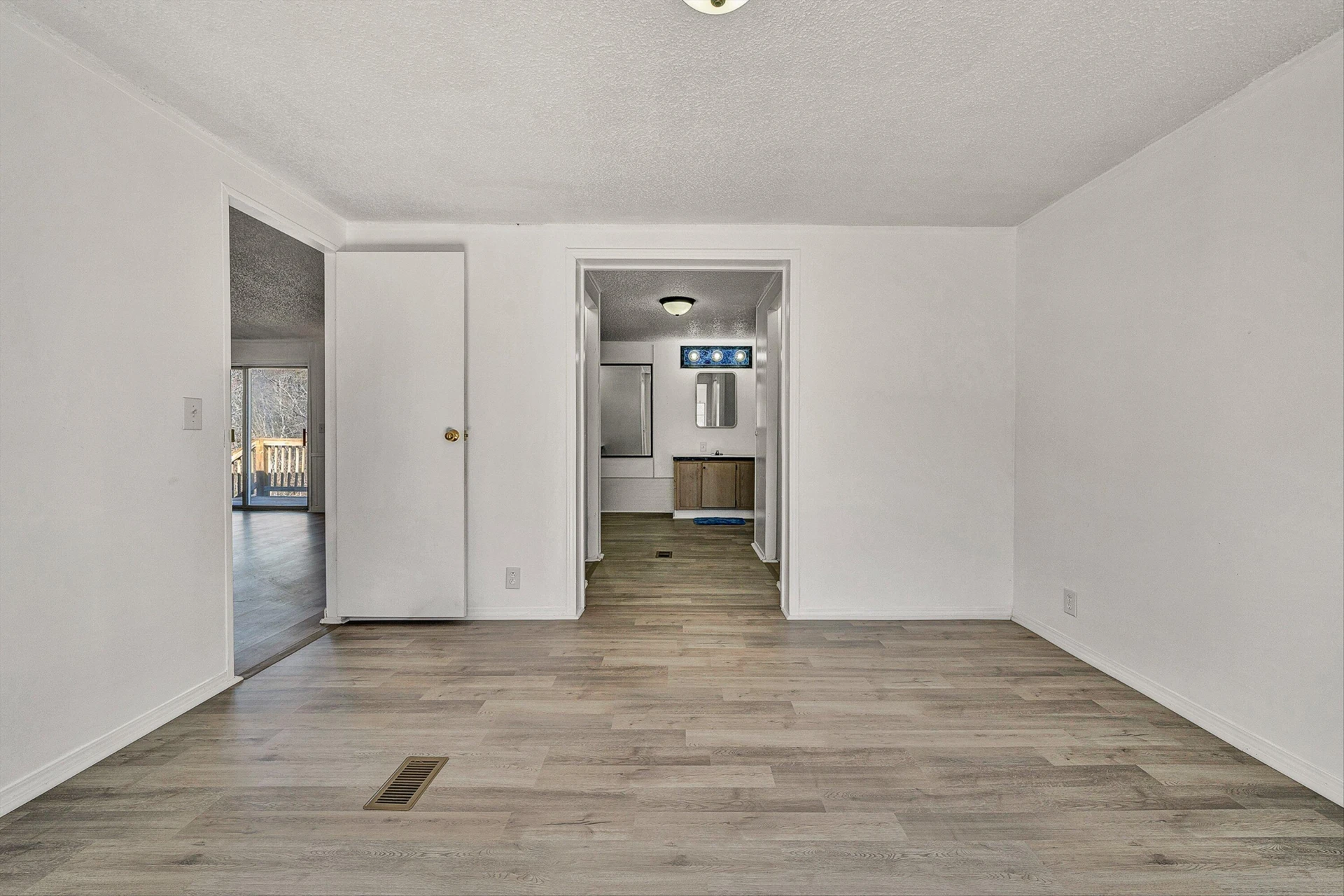 1155 Stonewall RD - Photo 10