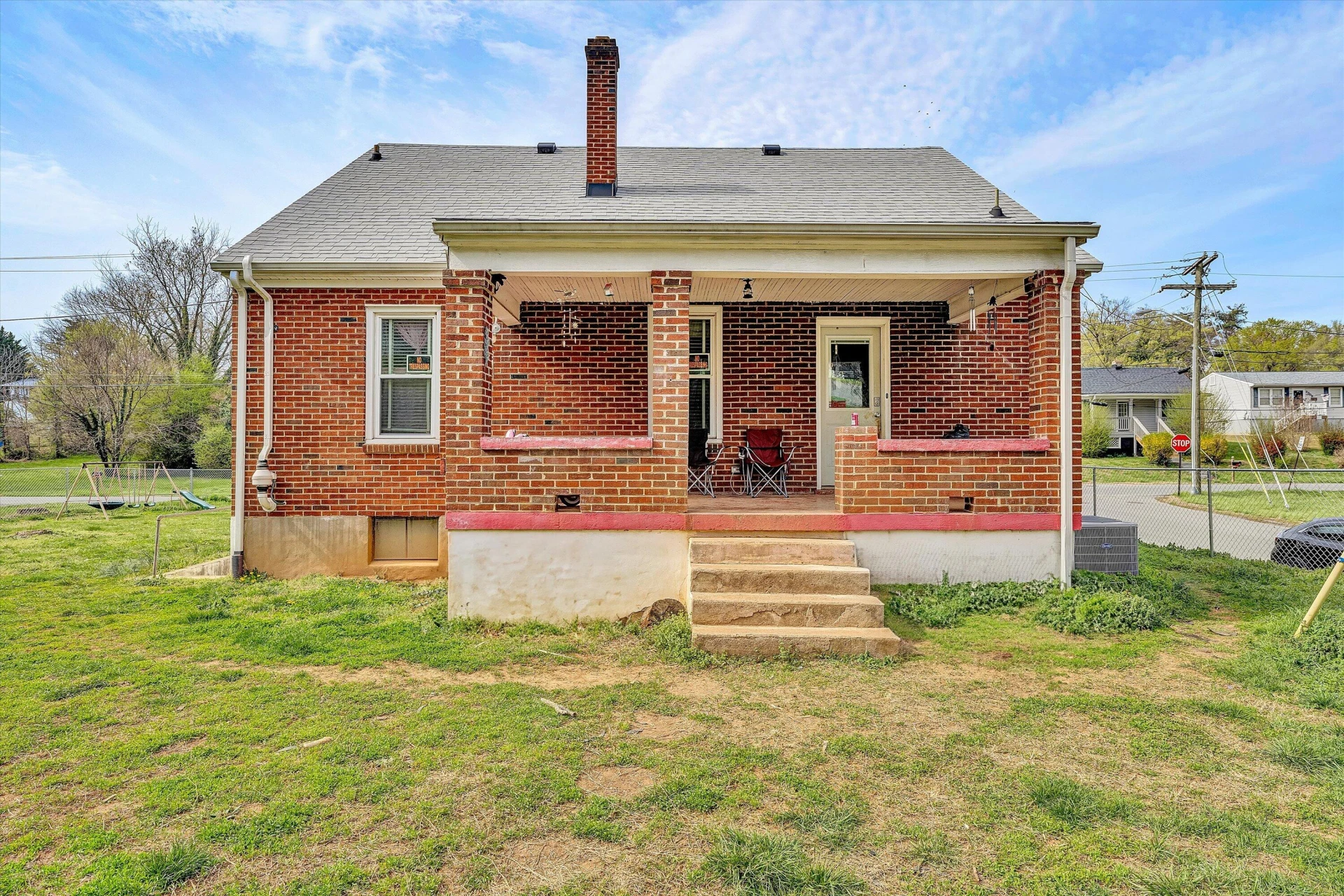 2255 Dunkirk AVE NE - Photo 9
