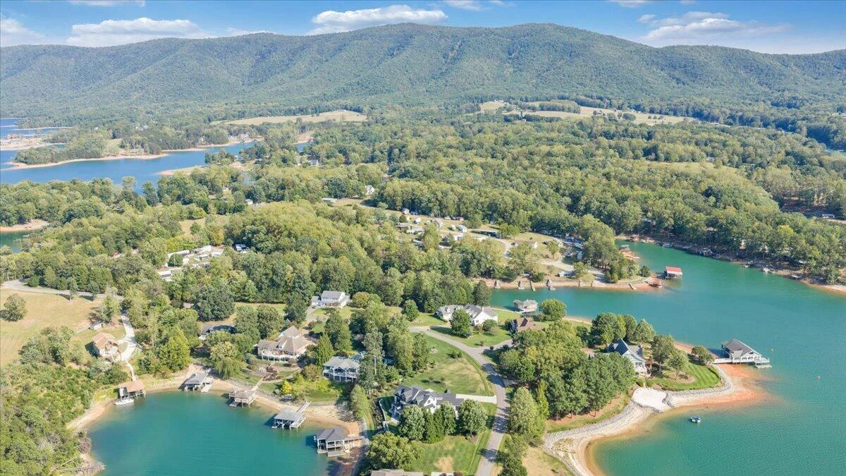 176 Three Point Isle DR - Photo 89