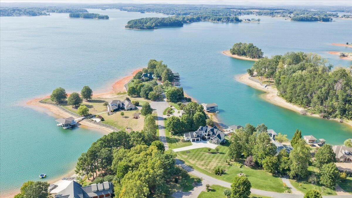 176 Three Point Isle DR - Photo 101