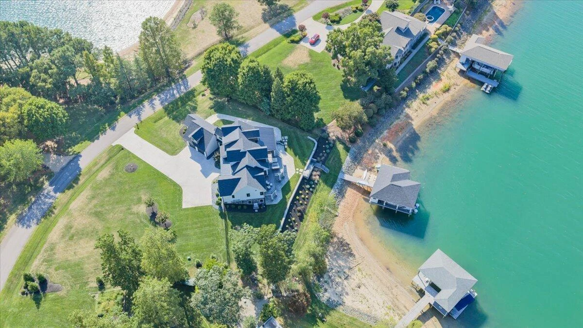 176 Three Point Isle DR - Photo 102