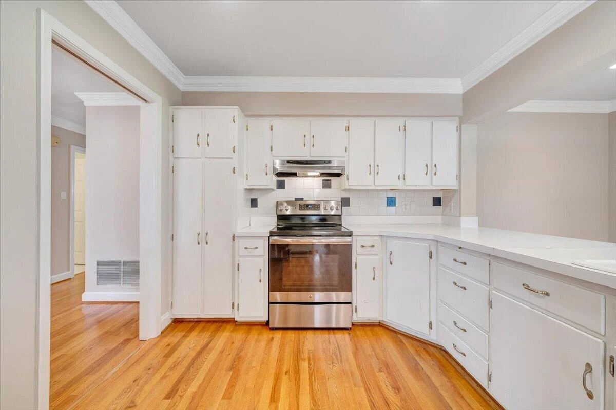3119 Stoneridge RD SW - Photo 10