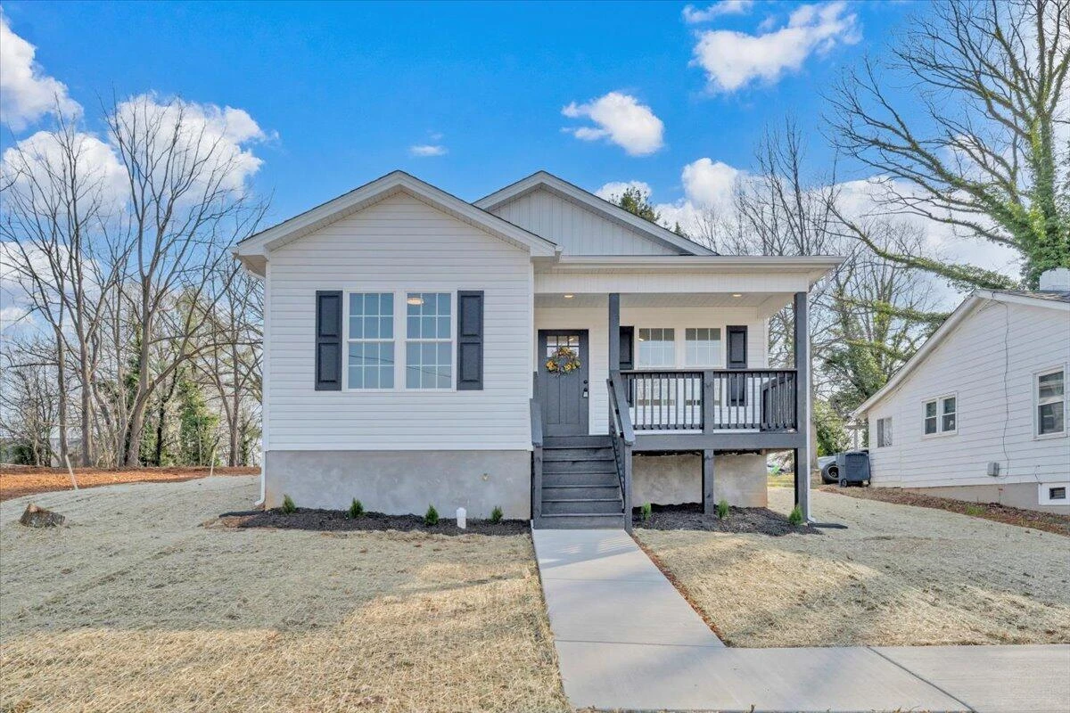 3708 Michigan AVE NW - Photo 2