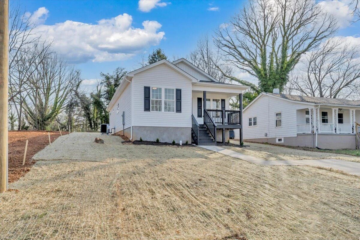 3708 Michigan AVE NW - Photo 4