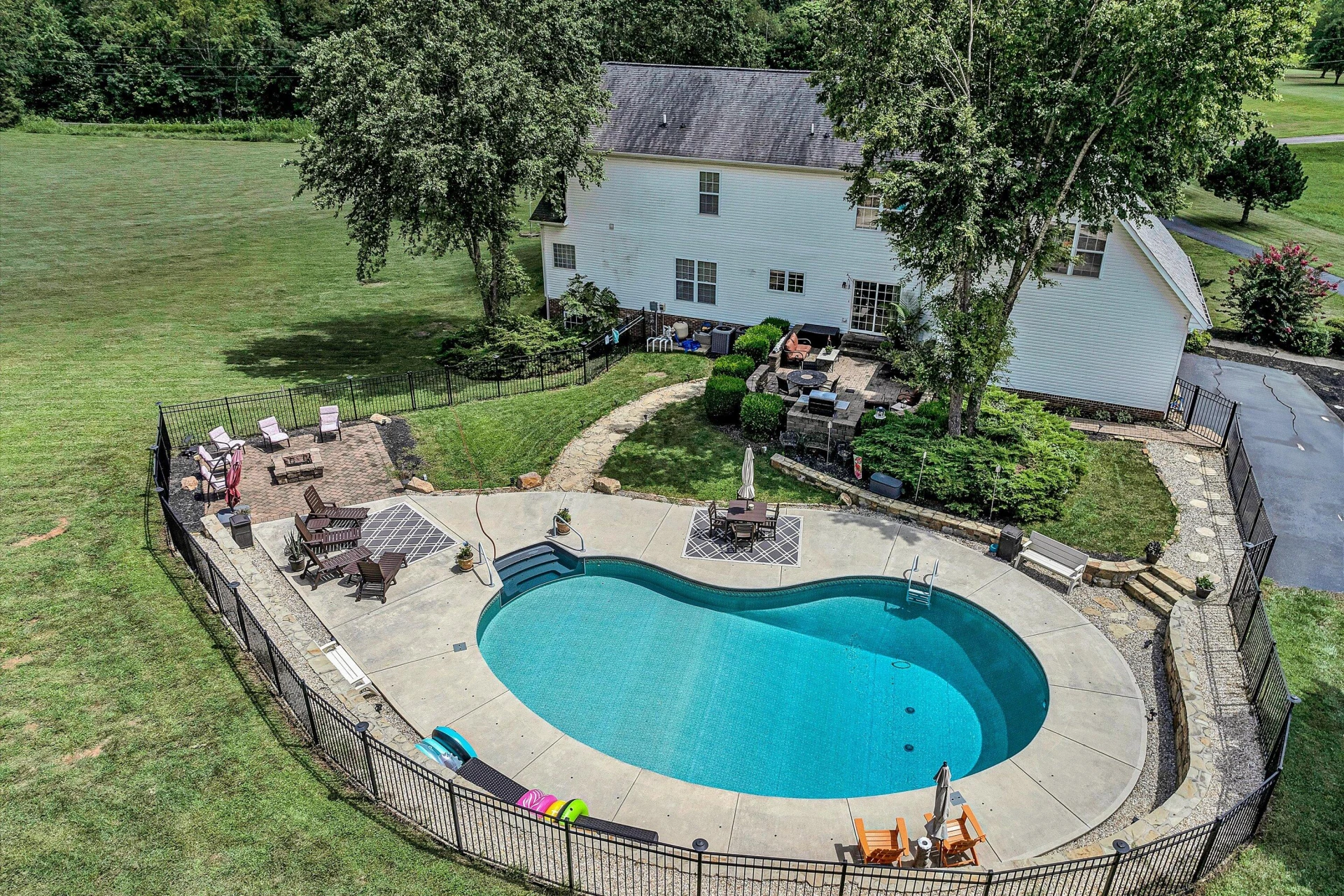 210 DAYTONA DR - Photo 11