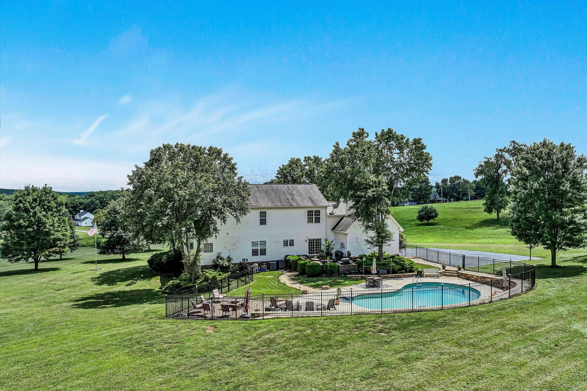 210 DAYTONA DR - Photo 4