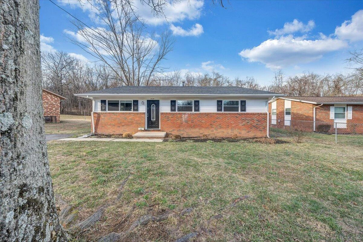 1638 Norris DR NW