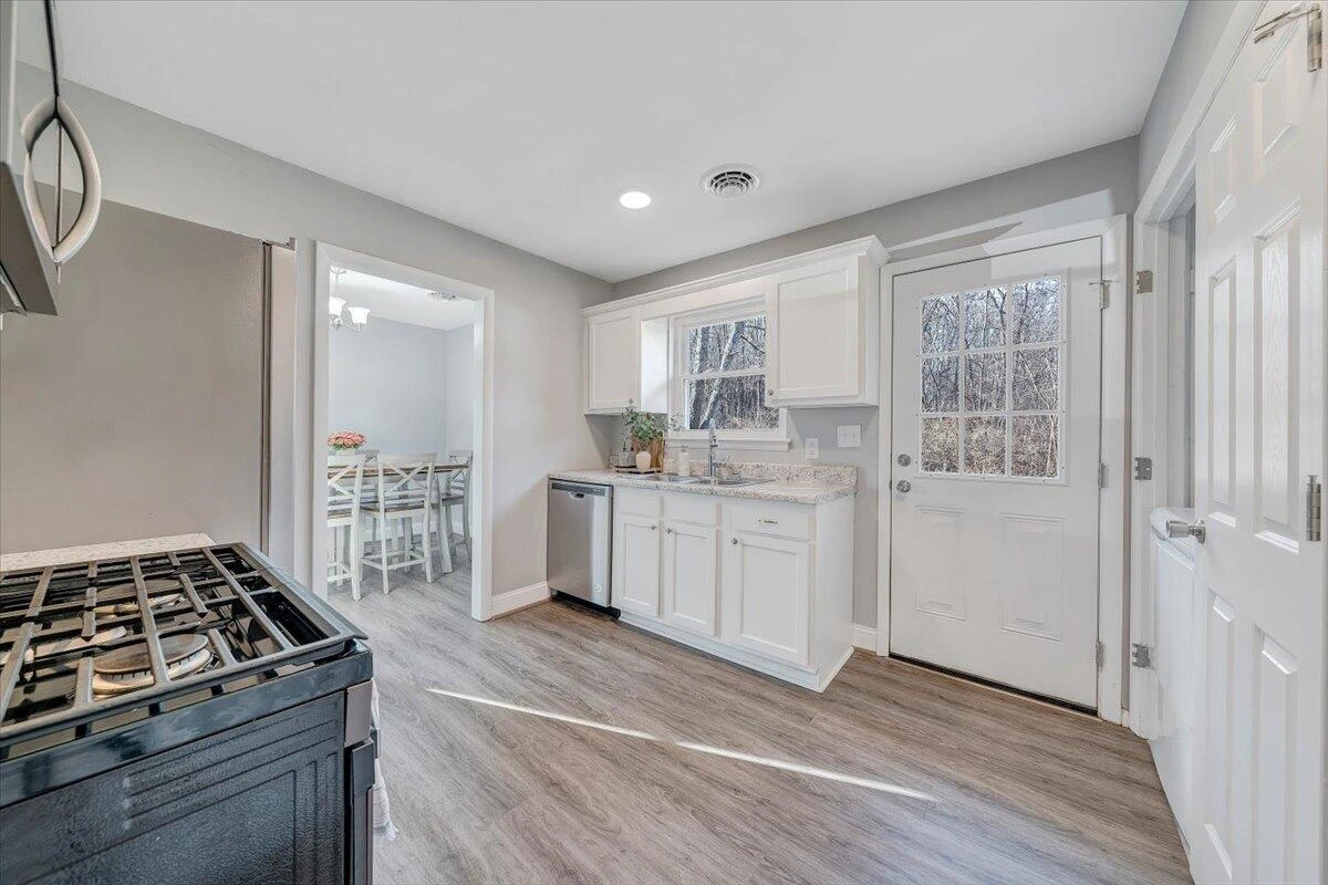 1638 Norris DR NW - Photo 11