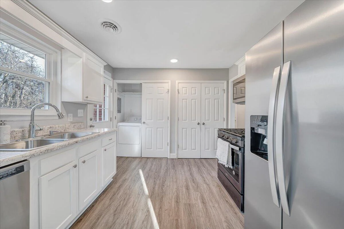 1638 Norris DR NW - Photo 8