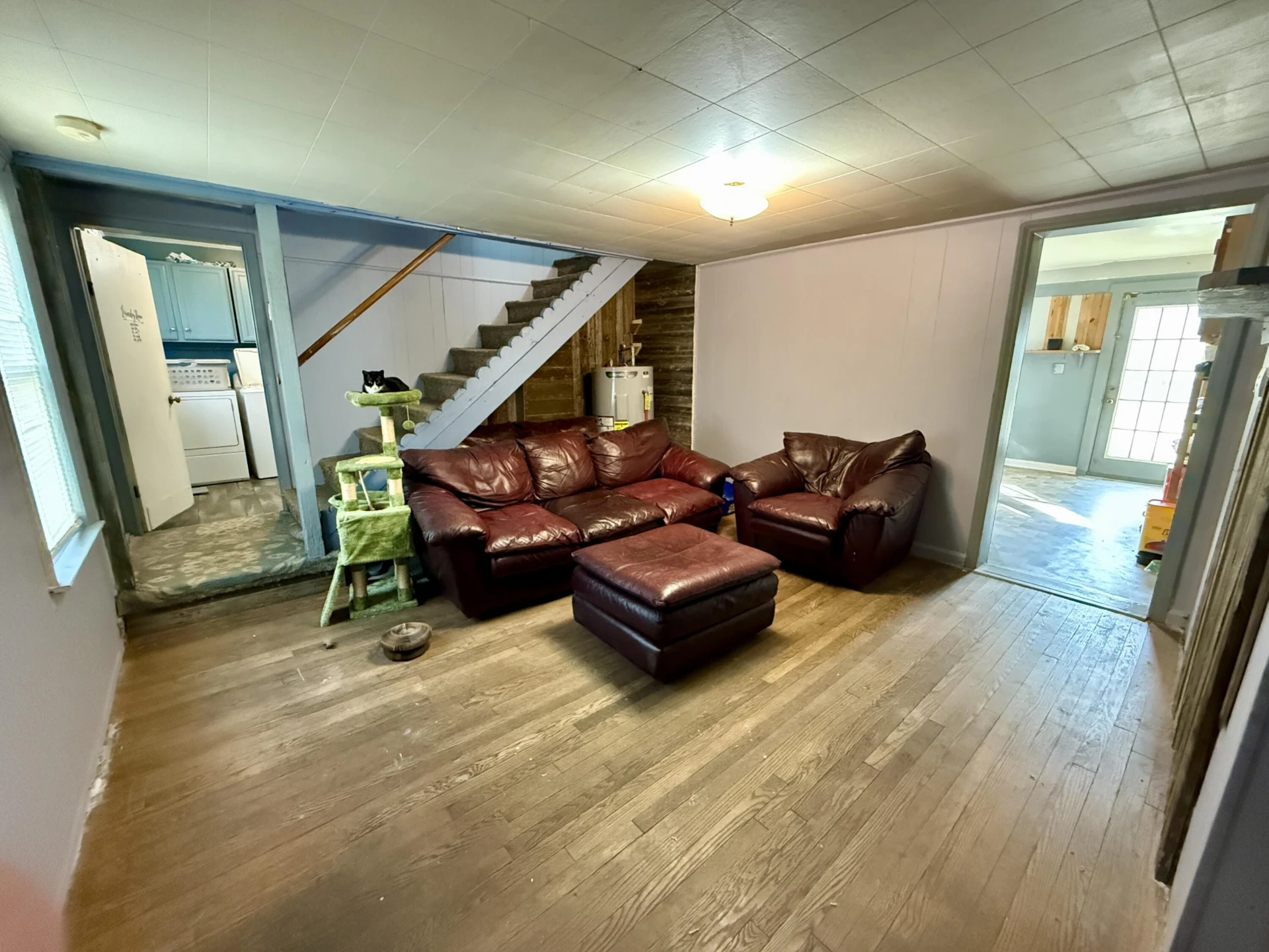 421 7th ST - Photo 2