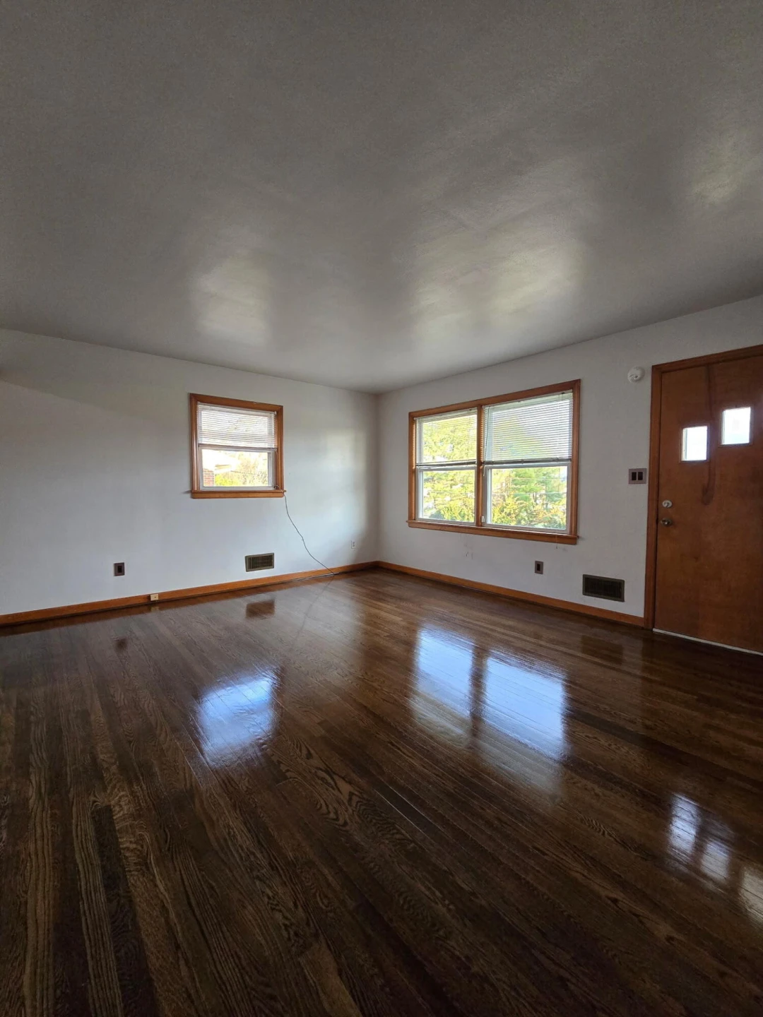 1407 Longview AVE - Photo 2