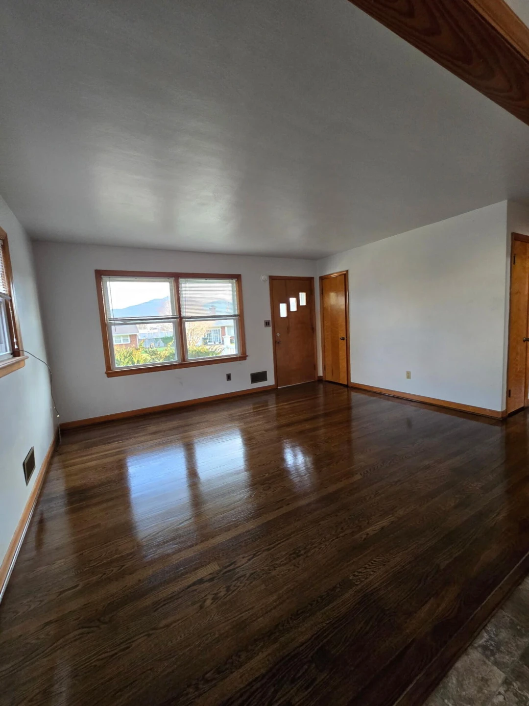 1407 Longview AVE - Photo 3