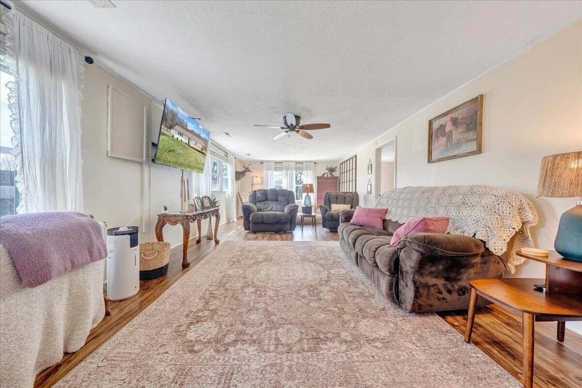 1006 Little Catawba Creek RD - Photo 4