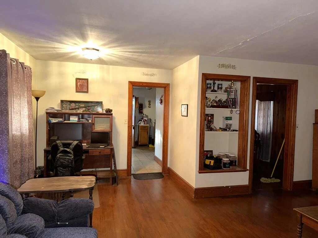 213 Merriman RD - Photo 4