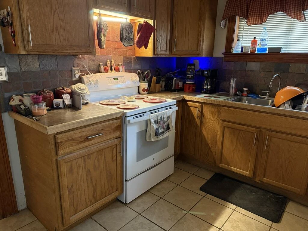 213 Merriman RD - Photo 5