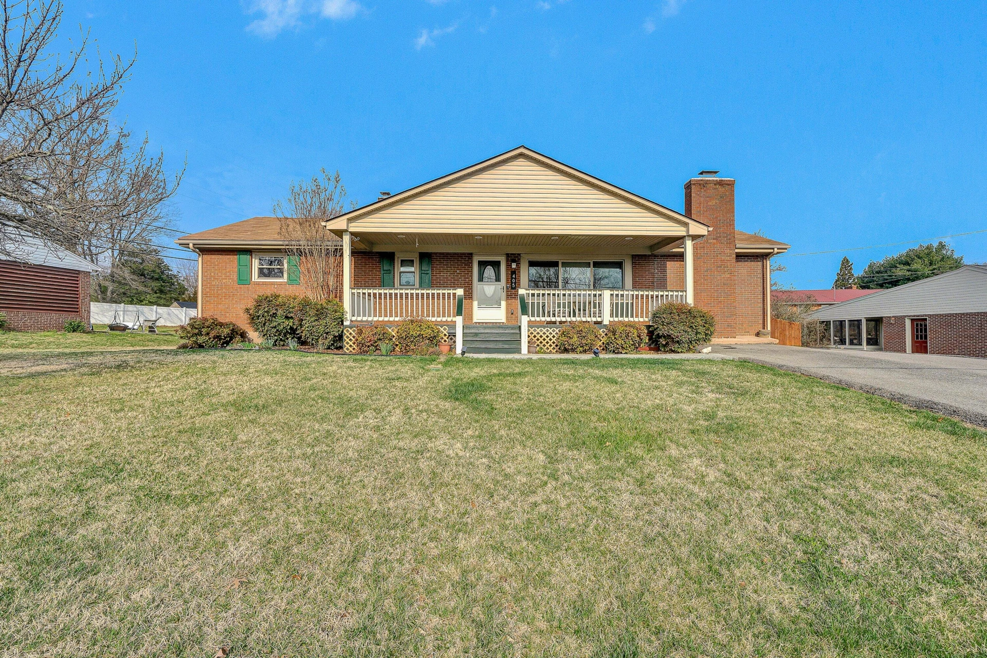405 Diamond RD