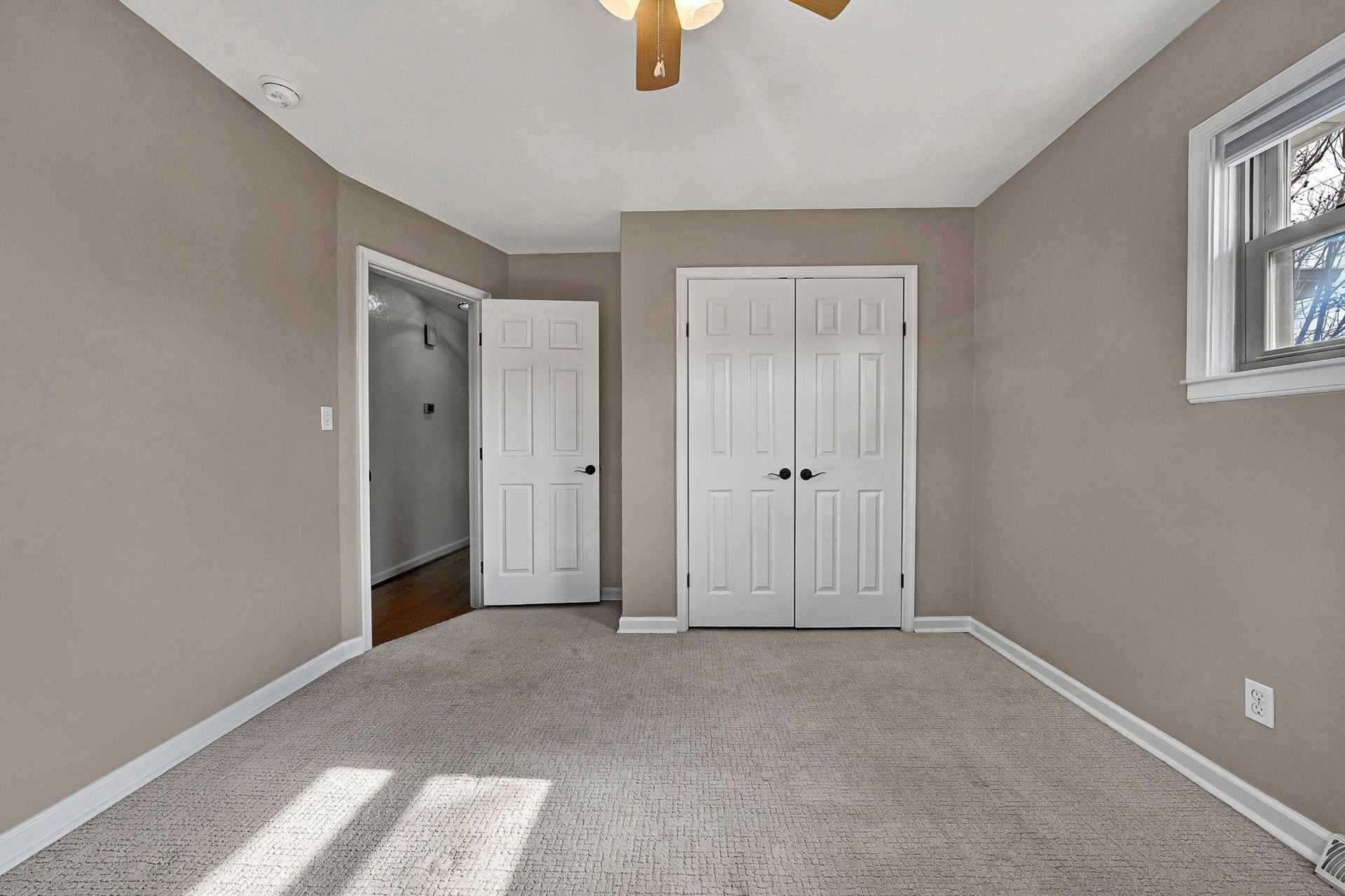 405 Diamond RD - Photo 18