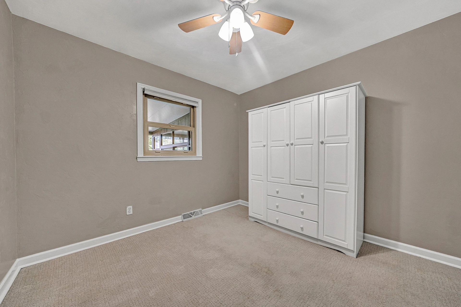 405 Diamond RD - Photo 19