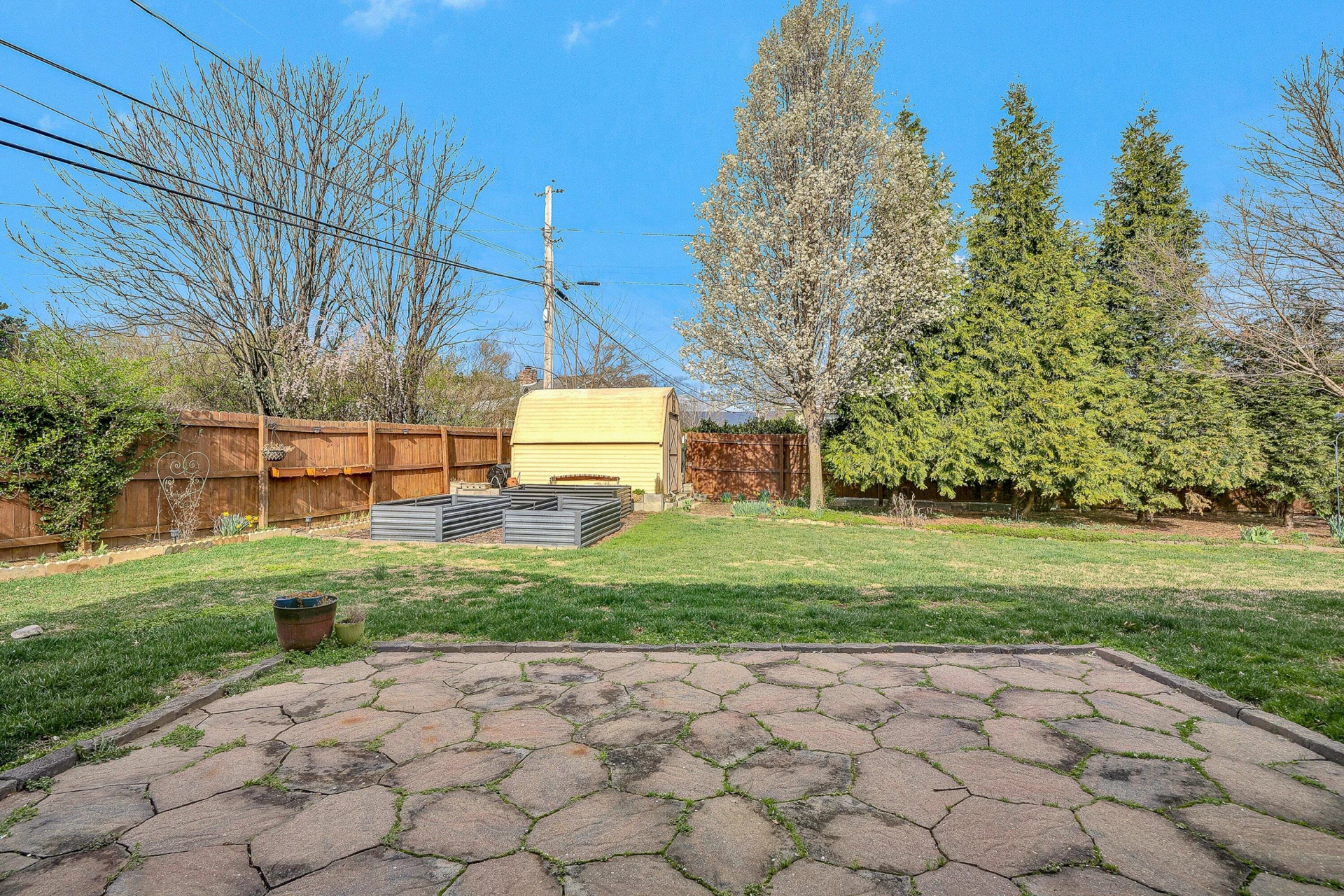 405 Diamond RD - Photo 26