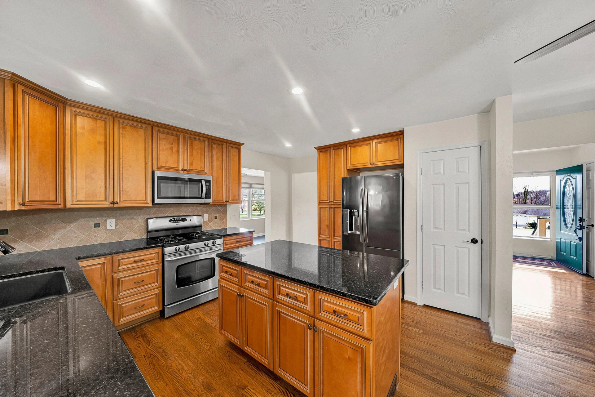 405 Diamond RD - Photo 8