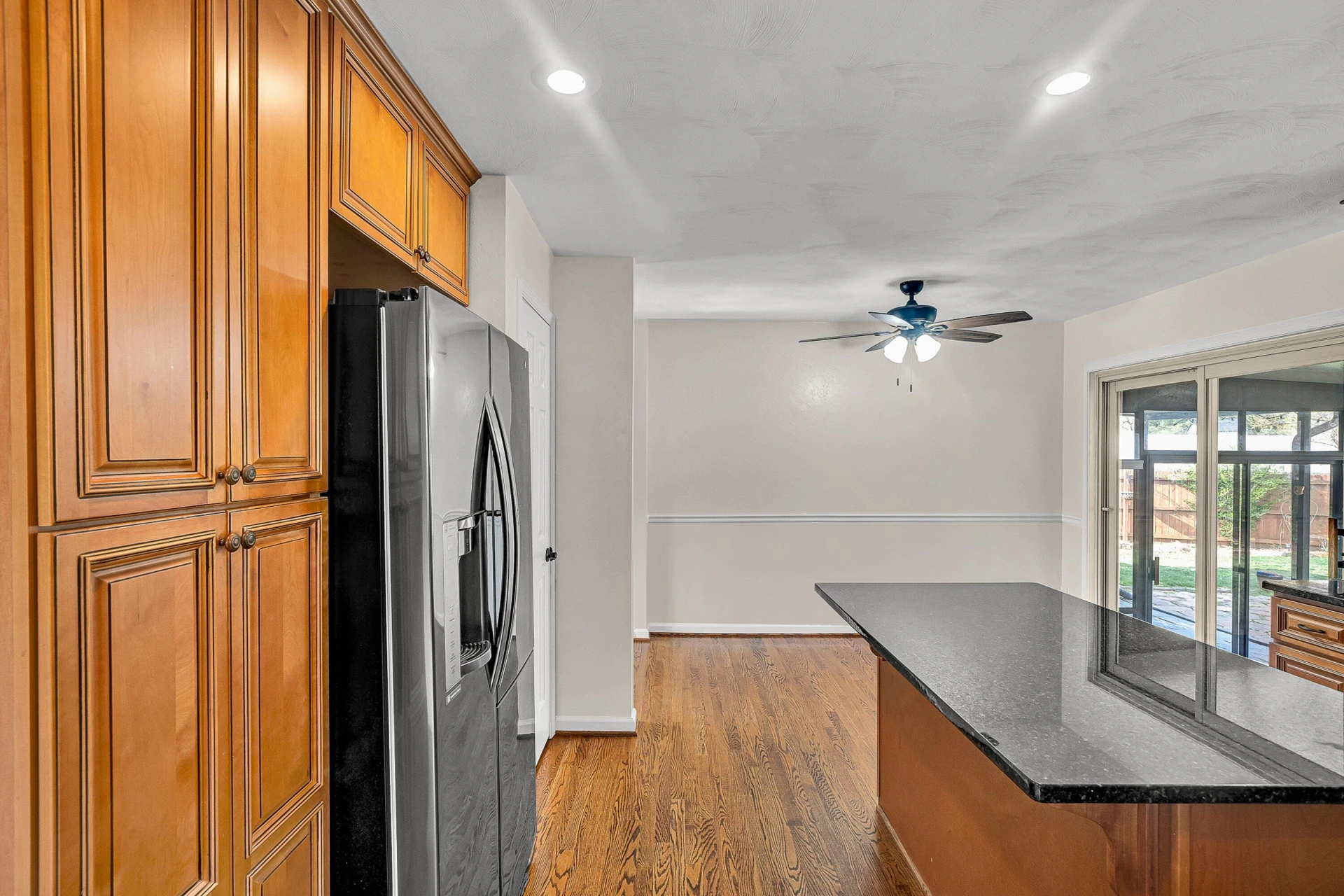 405 Diamond RD - Photo 9