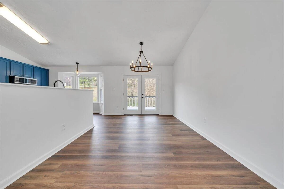 930 Brookfield LN - Photo 12