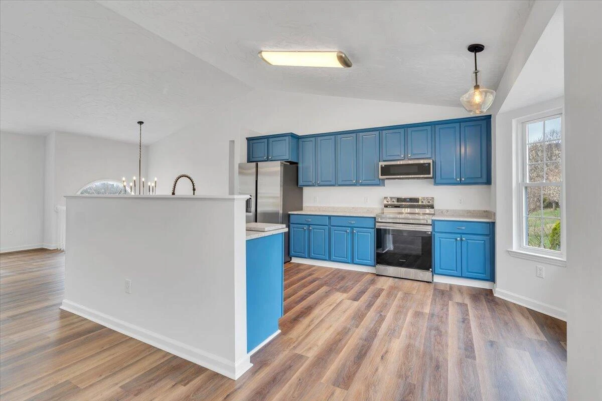 930 Brookfield LN - Photo 17