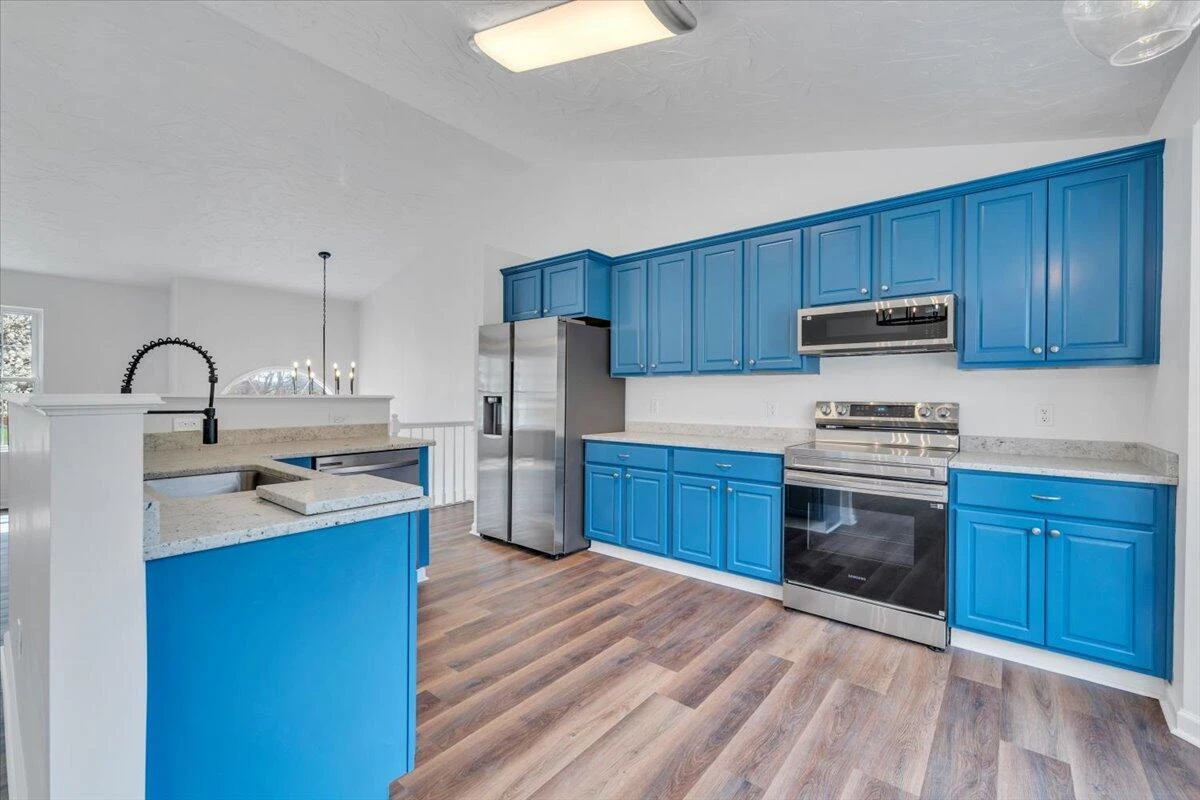 930 Brookfield LN - Photo 18