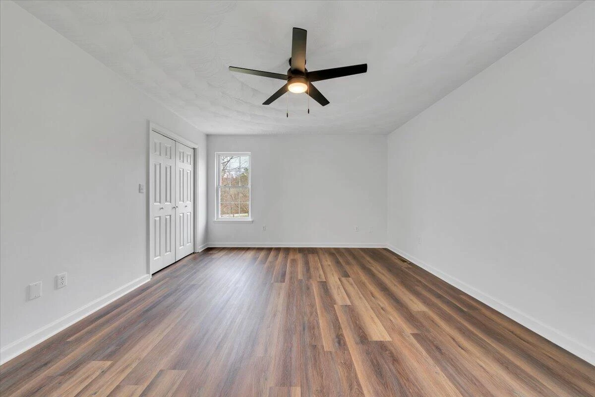 930 Brookfield LN - Photo 26