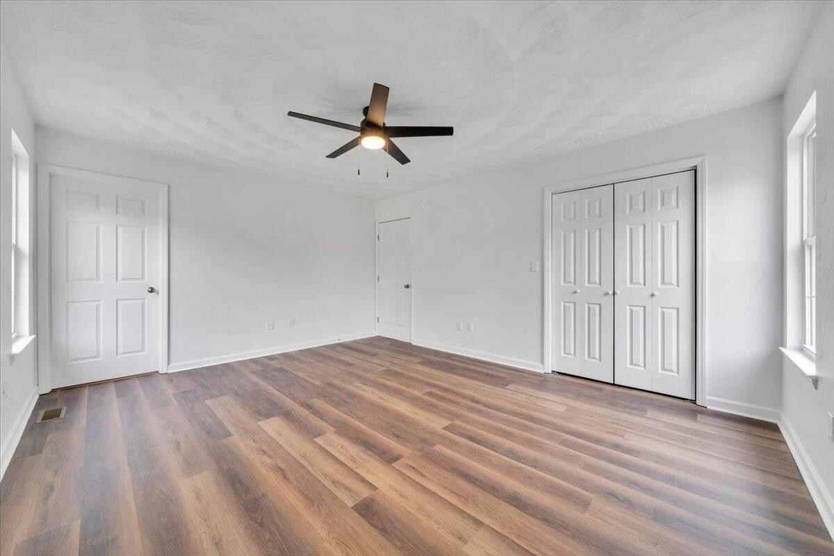 930 Brookfield LN - Photo 27