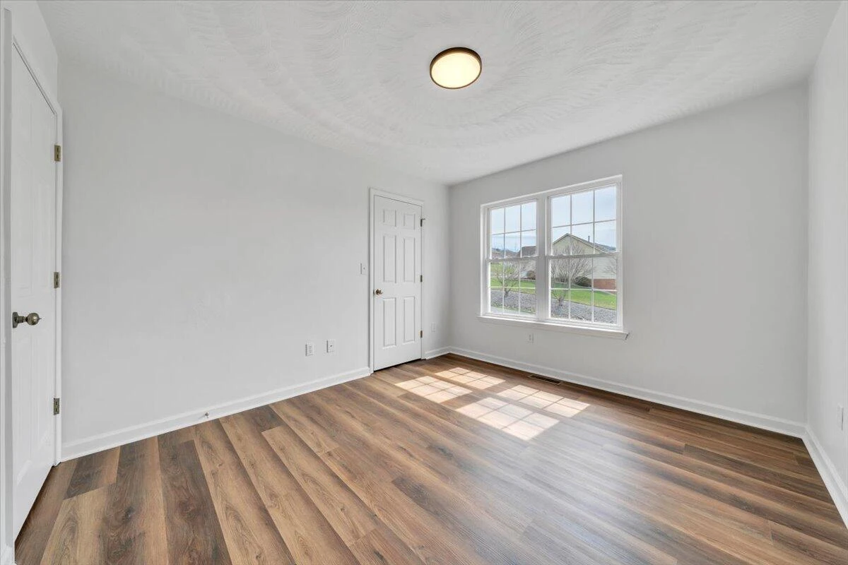 930 Brookfield LN - Photo 35