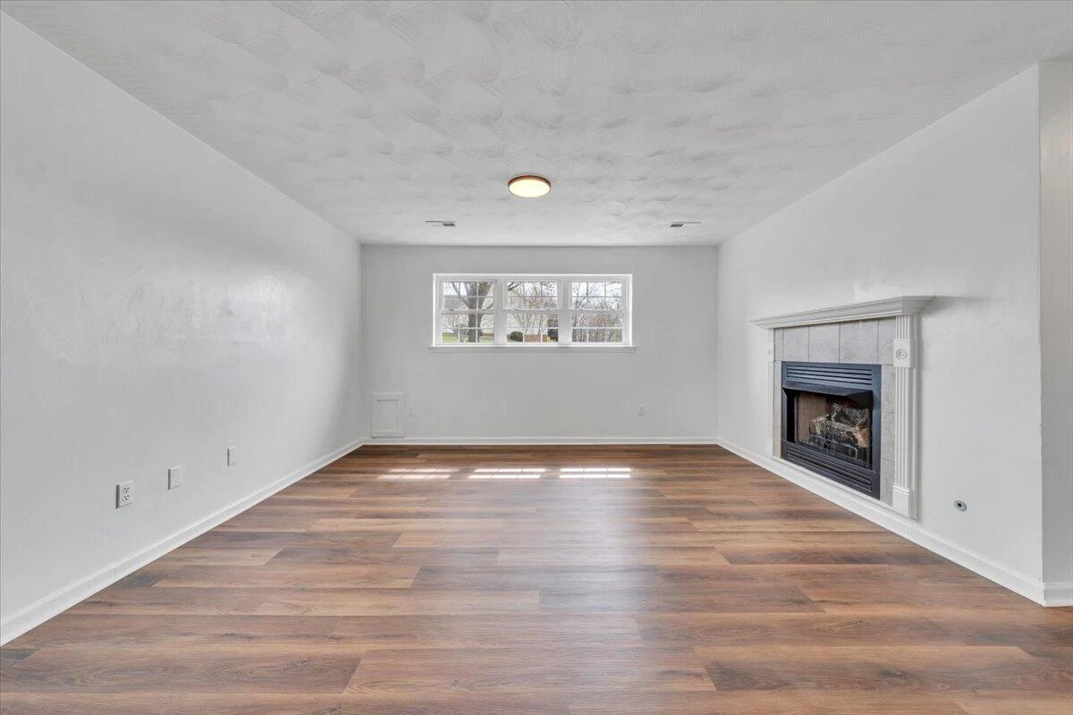 930 Brookfield LN - Photo 39